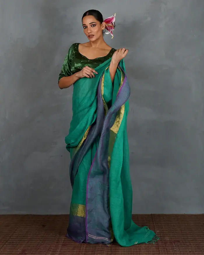 Shimmer On Green Handwoven Linen Saree - TARA